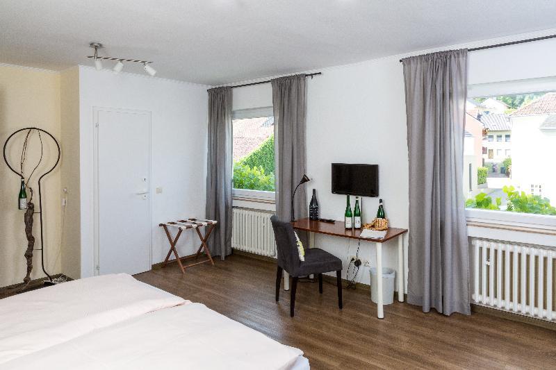 Weinhotel Ayler Kupp ภายนอก รูปภาพ